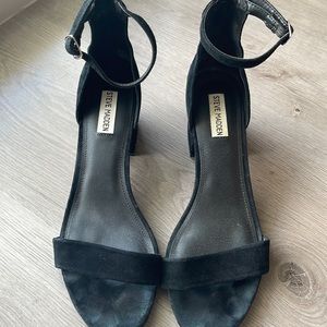 STEVE MADDEN BLOCK HEEL SHOE